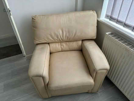 Photo of free Cream Leather Settees (Gorton, M18) #2