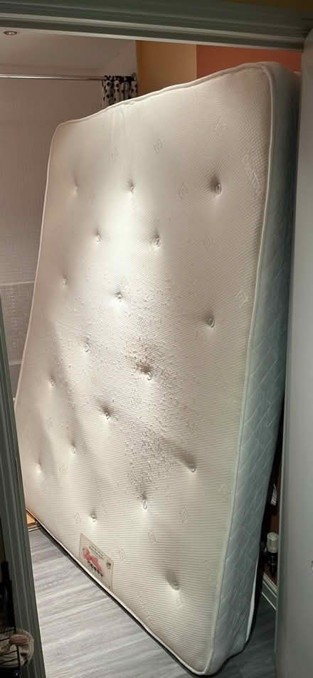 Photo of free King size mattress (CO2) #4