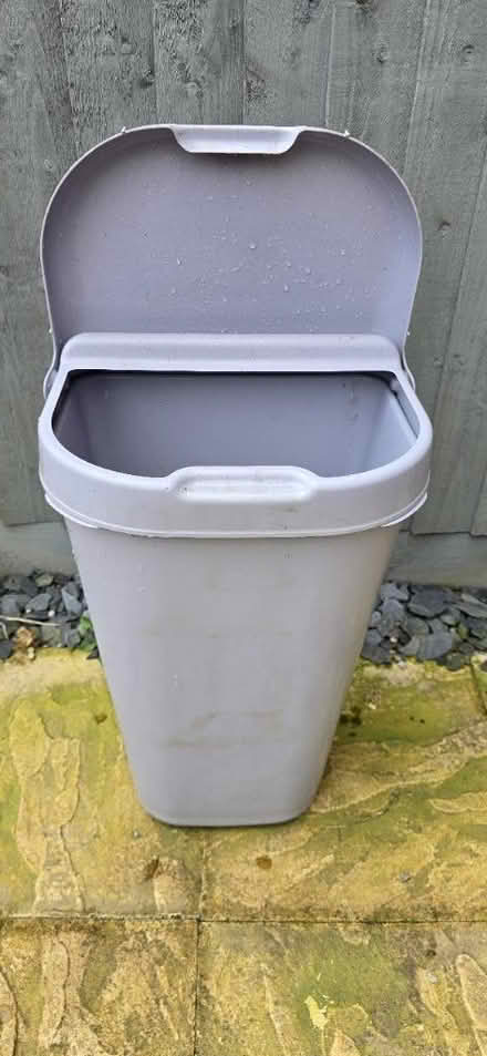 Photo of free Kitchen Bin (DE22) #2