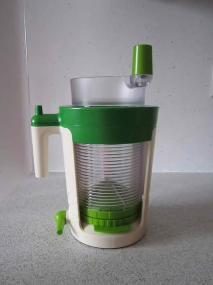 Photo of free Betty Bossi Spiralizer (Priorslee TF2) #1