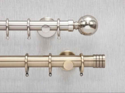 Photo of Curtain Pole (Halton LA2) #2