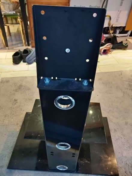 Photo of free Glass TV holder (Tottenham N17) #1