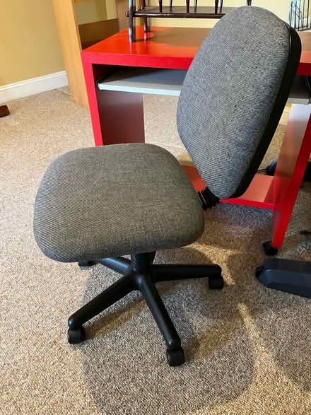 Photo of free Fabric desk chair (Chadds Ford, PA) #2