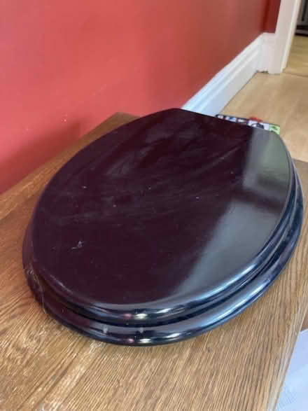 Photo of free New loo seat (Bishopston BS7) #1