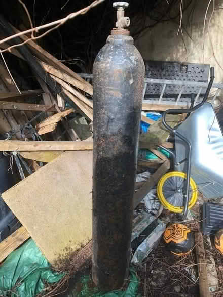 Photo of free Oxygen Gas Bottle (Brighouse HD6) #1