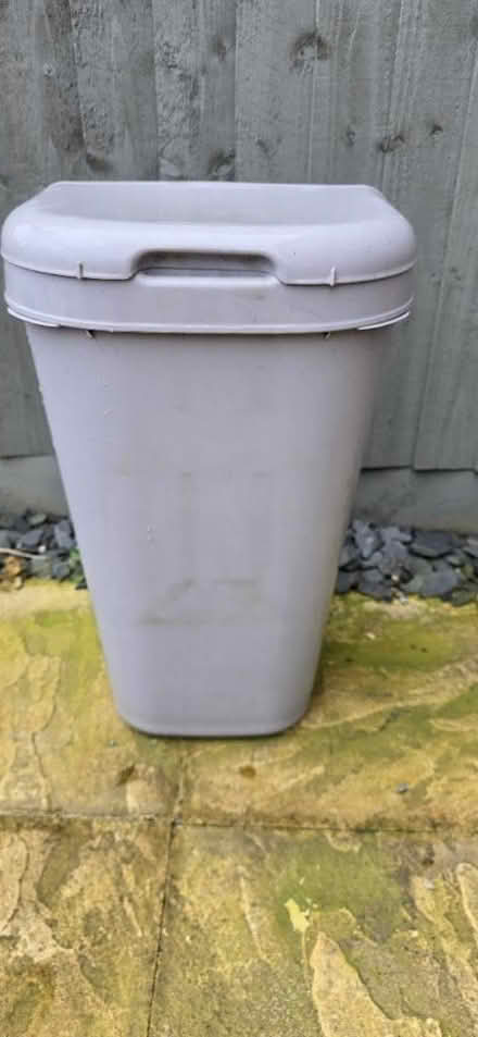 Photo of free Kitchen Bin (DE22) #1