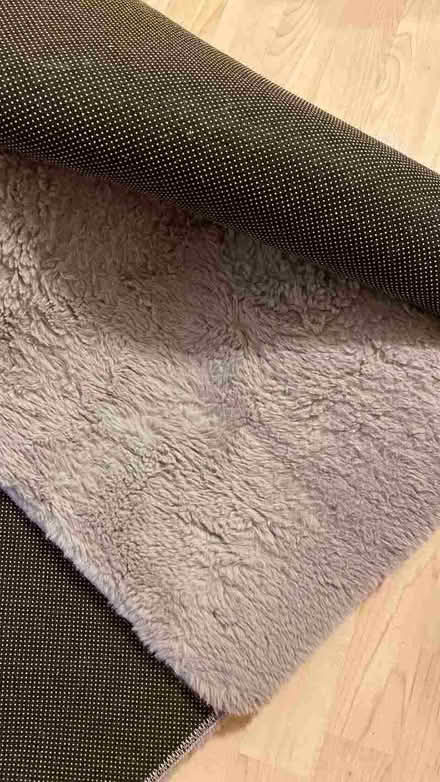 Photo of free Large grey rug Faux fur super soft (Southfields SW18) #3