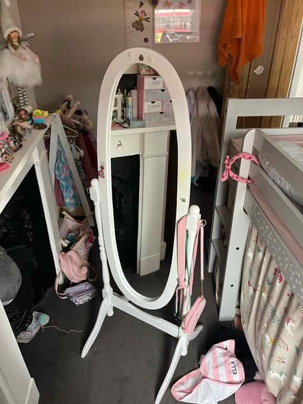 Photo of free Oval freestanding mirror (Twickenham) #1
