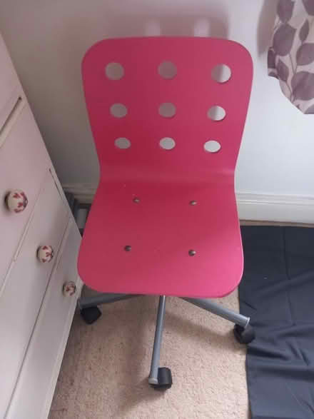 Photo of free Pink chair (Hove Edge HD6) #1