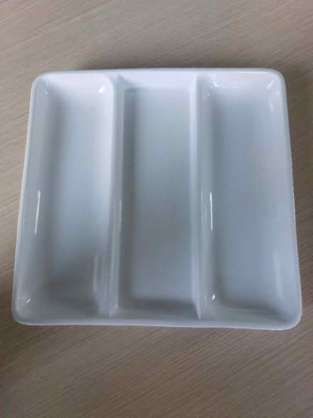 Photo of free 3 section square porcelain dish (Beetham LA7) #1