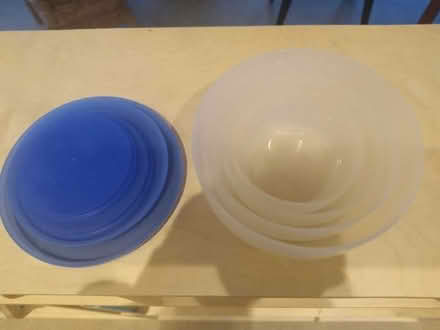 Photo of free Nest of containers/bowls with lids (Henley-on-Thames RG9) #1