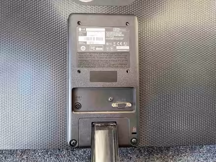 Photo of free Flat screen monitor (White Cross LA1) #2