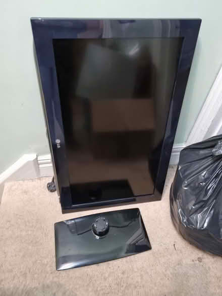 Photo of free 32 inch TV (Portsmouth PO3) #3