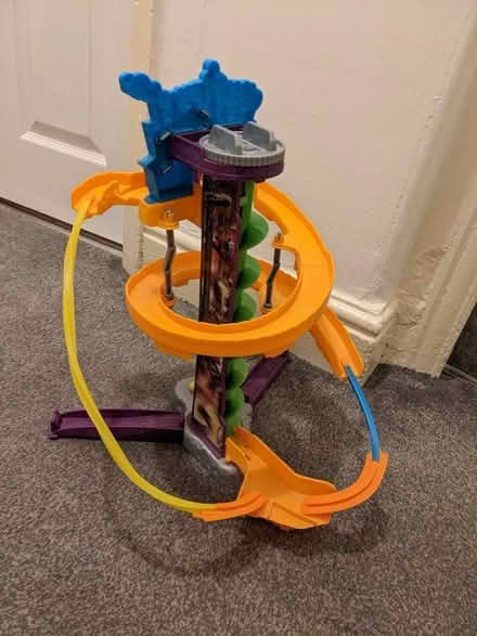 Photo of free Thomas minis wind-up track (Walton on the Hill L9) #1