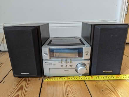 Photo of free CD/radio/line-in mini stereo (Fiveways BN1) #2