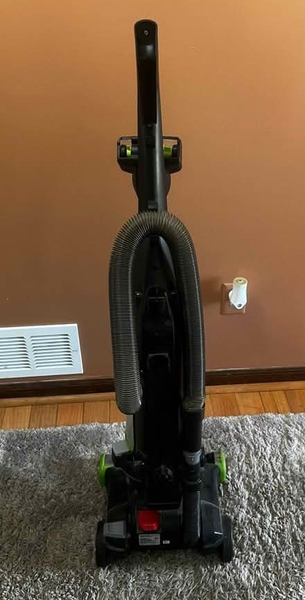 Photo of free Bissell Cleanview Swivel Pet Vacuum (Powder Springs) #3