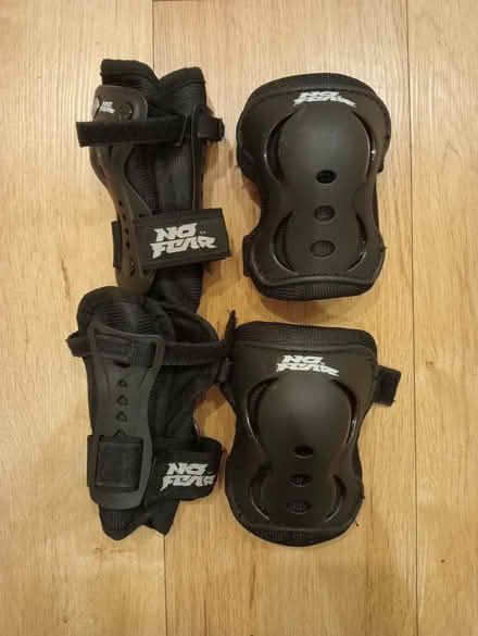 Photo of free Kids protective skate pads - skateboard/scooter/rollerblade (Woodhouses M33) #1