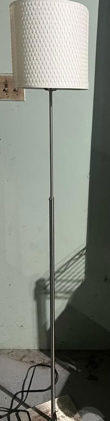 Photo of free Floor lamp (North Farmington) #1