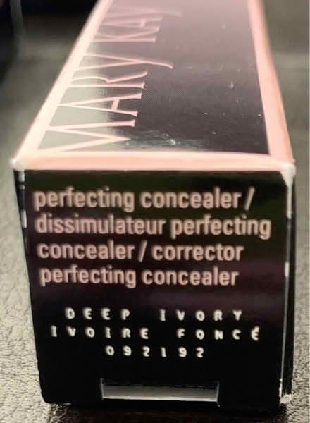 Photo of free Mary Kay Perfecting Concealer (South Denton) #2