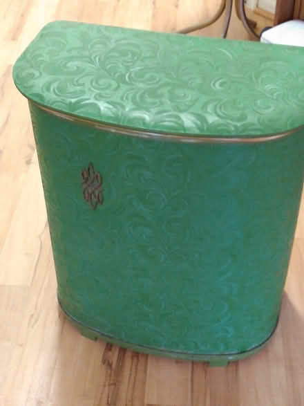 Photo of free Clothes Hamper (Dorsey's Search) #1