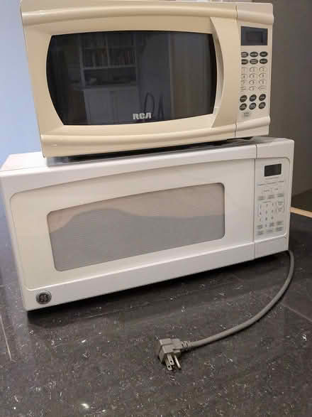 Photo of free Two microwave ovens (Hunt Club/Prince of Wales) #1