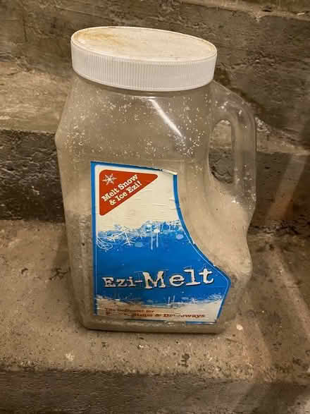 Photo of free De-icing salt (Castlefields SY1) #1