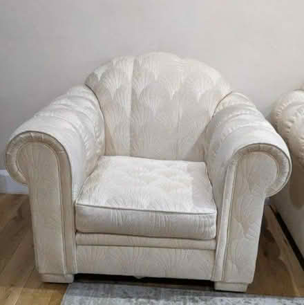 Photo of free Sofas and chairs (Wallington, SM6) #4