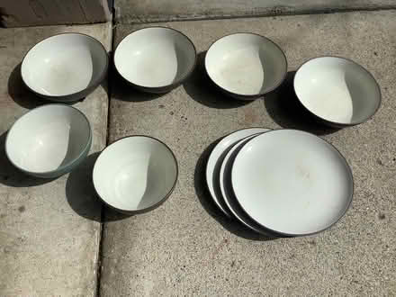 Photo of free bowls and plates (Willow Glen) #1