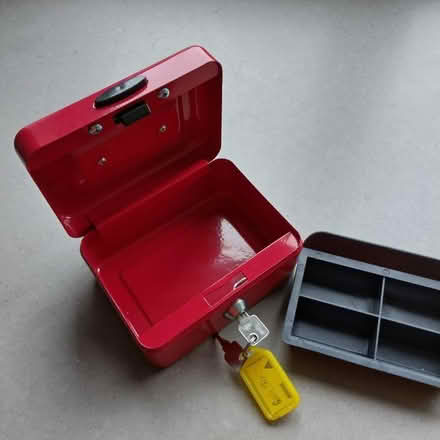 Photo of free Metal Cash Box (Brookhouse LA2) #2