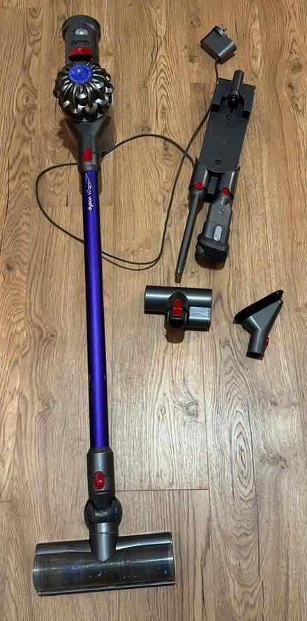 Photo of free Dyson V7 cordless vacuum (Finham CV3) #1