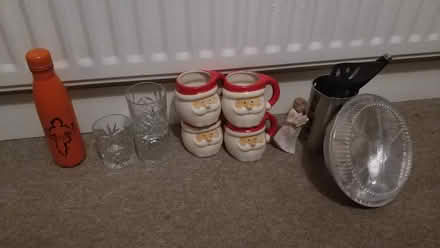 Photo of free Assorted crockery + kitchen items (DE22) #1