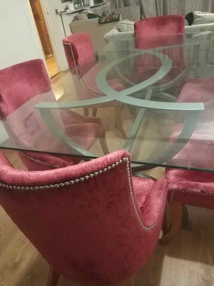 Photo of free Dinning table with 6 chairs (Finchampstead RG40) #1