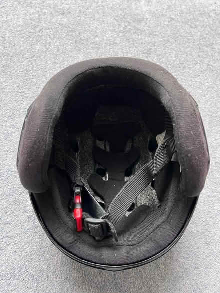 Photo of free Black Ski Helmet - Size 56-58cm ( Child’s ?) (Hertford SG14) #3