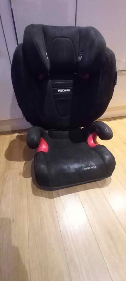 Photo of free Recaro car seat - isofix (Welwyn, Oaklands. AL6) #1