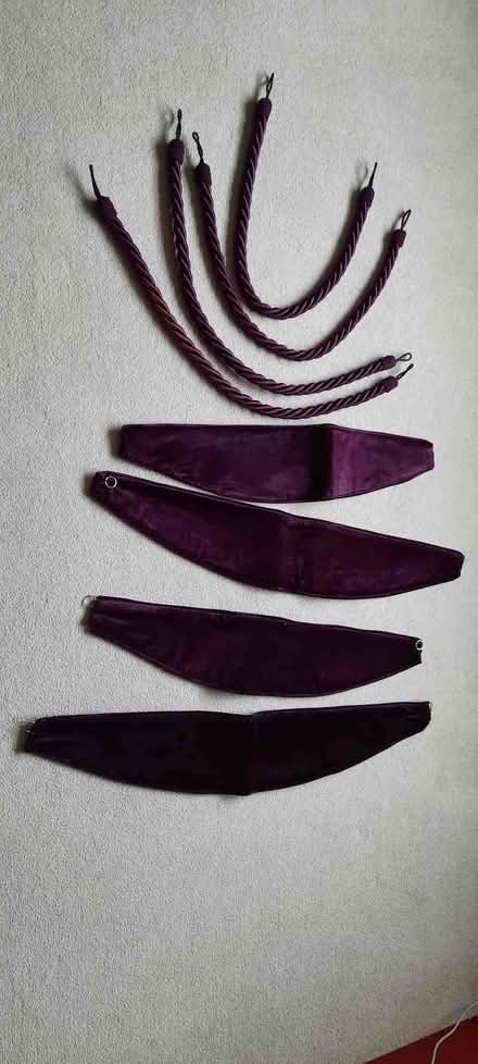 Photo of free Curtains and curtain tie backs (Jennyfield HG3) #1