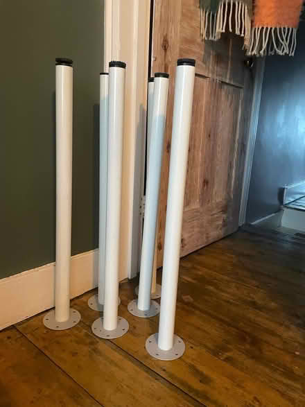 Photo of free 6 table legs (SL6 Boyn Hill) #1