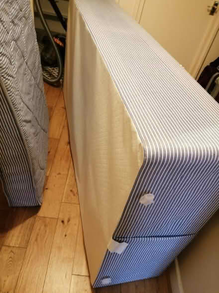 Photo of free Single bed with mattress (SE13) #3