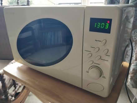 Photo of free Microwave 20lt 700w (Penrith CA11) #3