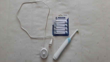 Photo of free Electric toothbrush (Kilborn Rd area, Wboro NN8) #1