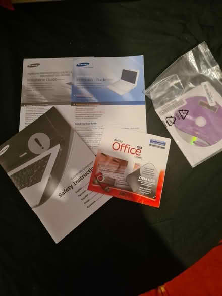 Photo of free Old Samsung guides. Can post to you (stroud green N4) #1