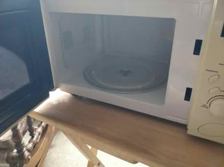 Photo of free Microwave 20lt 700w (Penrith CA11) #2