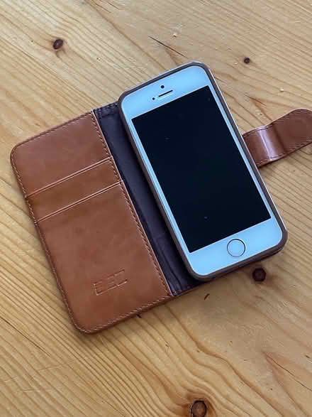 Photo of free iPhone SE (1st generation) (NW Chichester) #3