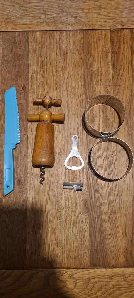 Photo of free Miscellaneous kitchen ware (Cardonald) #1