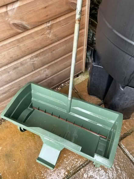 Photo of free Lawn fertiliser spreader (Seaford BN25) #1