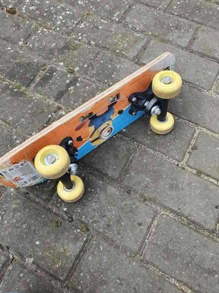 Photo of free Skateboard - small kids Minions (New Marston OX3) #1