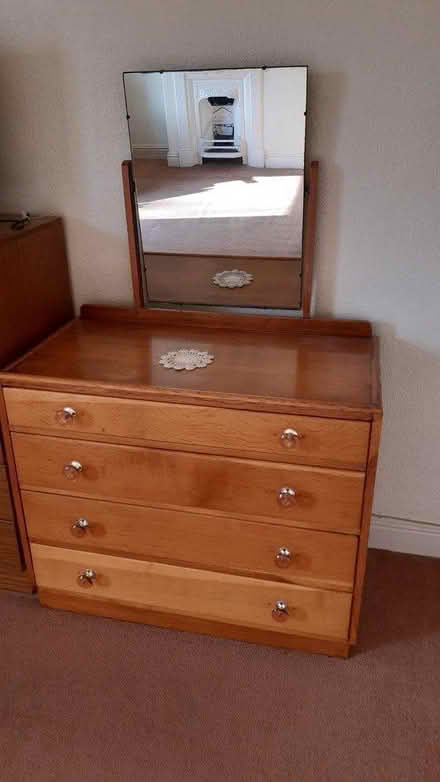 Photo of free Dressing table (SK22 Hayfield) #1