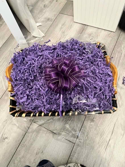 Photo of free Hamper basket with filling and bow (Basildon) #2