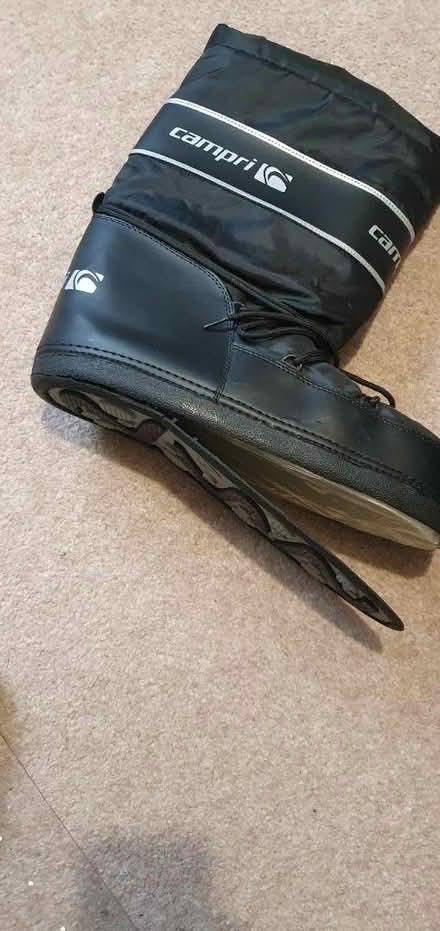 Photo of free Snow boots size 11 (repair (Kings Langley) #2