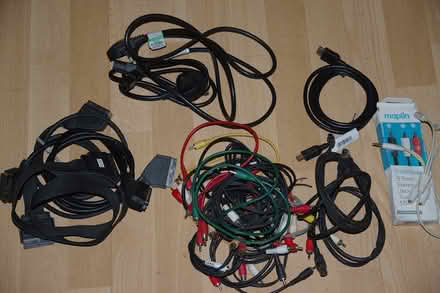 Photo of free cables scart rca HDMI etc (Threemilestone) #1