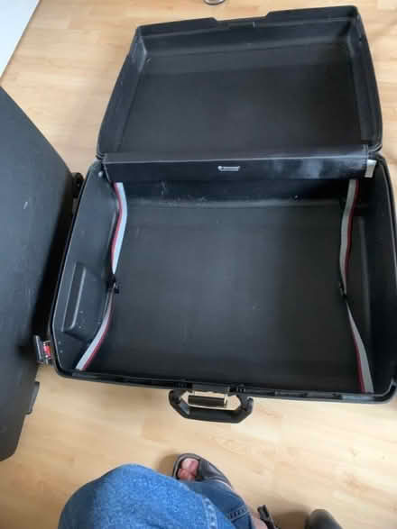 Photo of free Samsonite suitcases (Cheadle Hulme SK8) #1